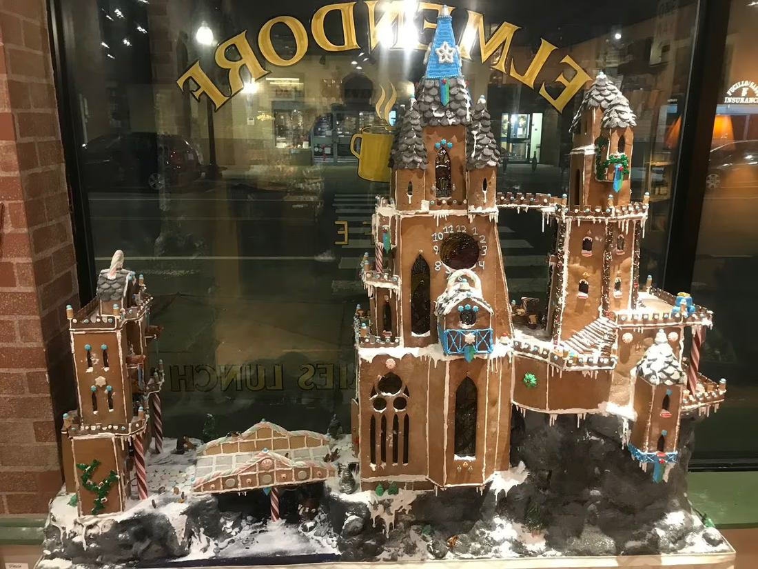 The Boston Globe: Edible architecture: This 5-foot gingerbread house is an engineering marvel